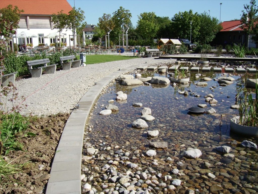 Teichanlage Bachbett Landschaftsbau